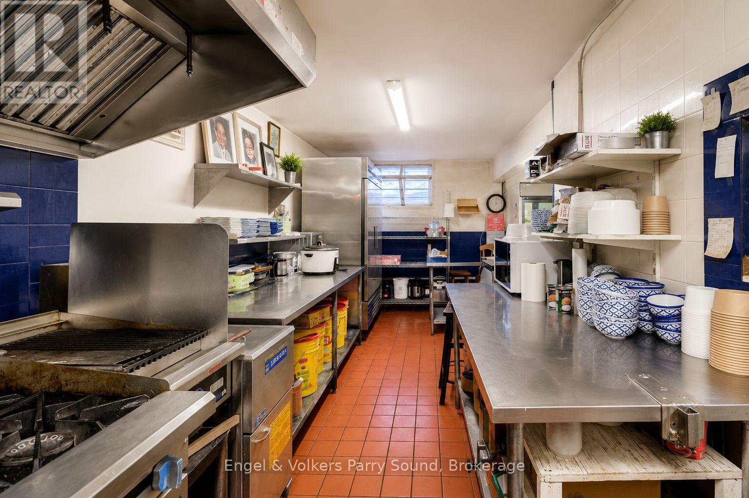 168 Dunlop Street E Property Photo 24