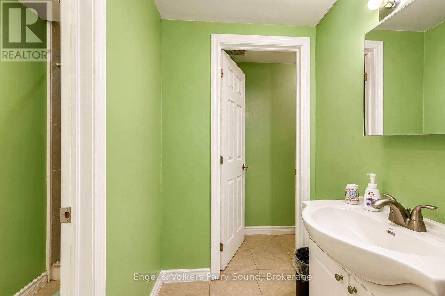 168 Dunlop Street E Property Photo 29