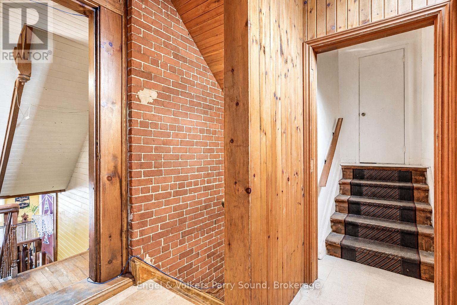 168 Dunlop Street E Property Photo 31