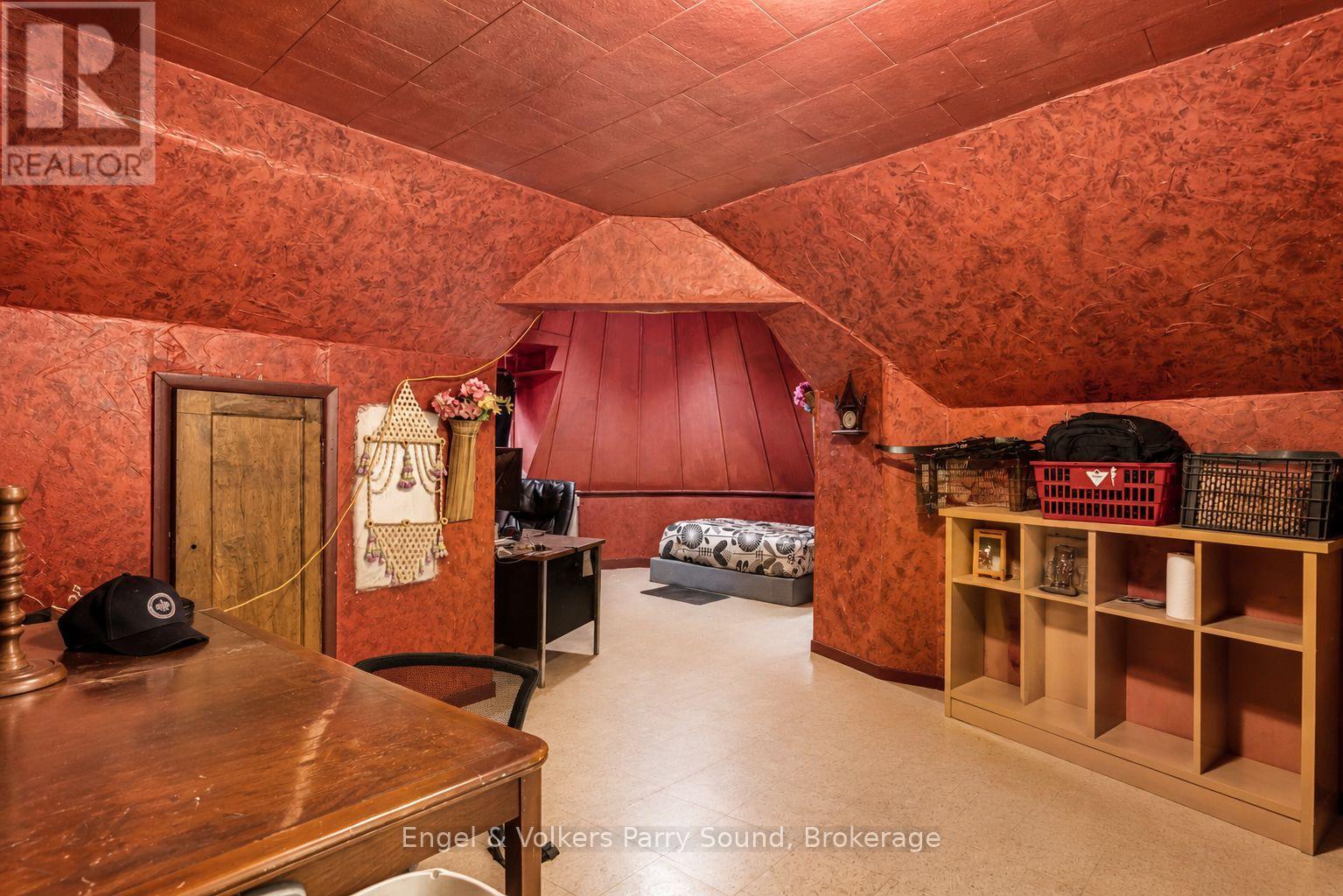 168 Dunlop Street E Property Photo 32