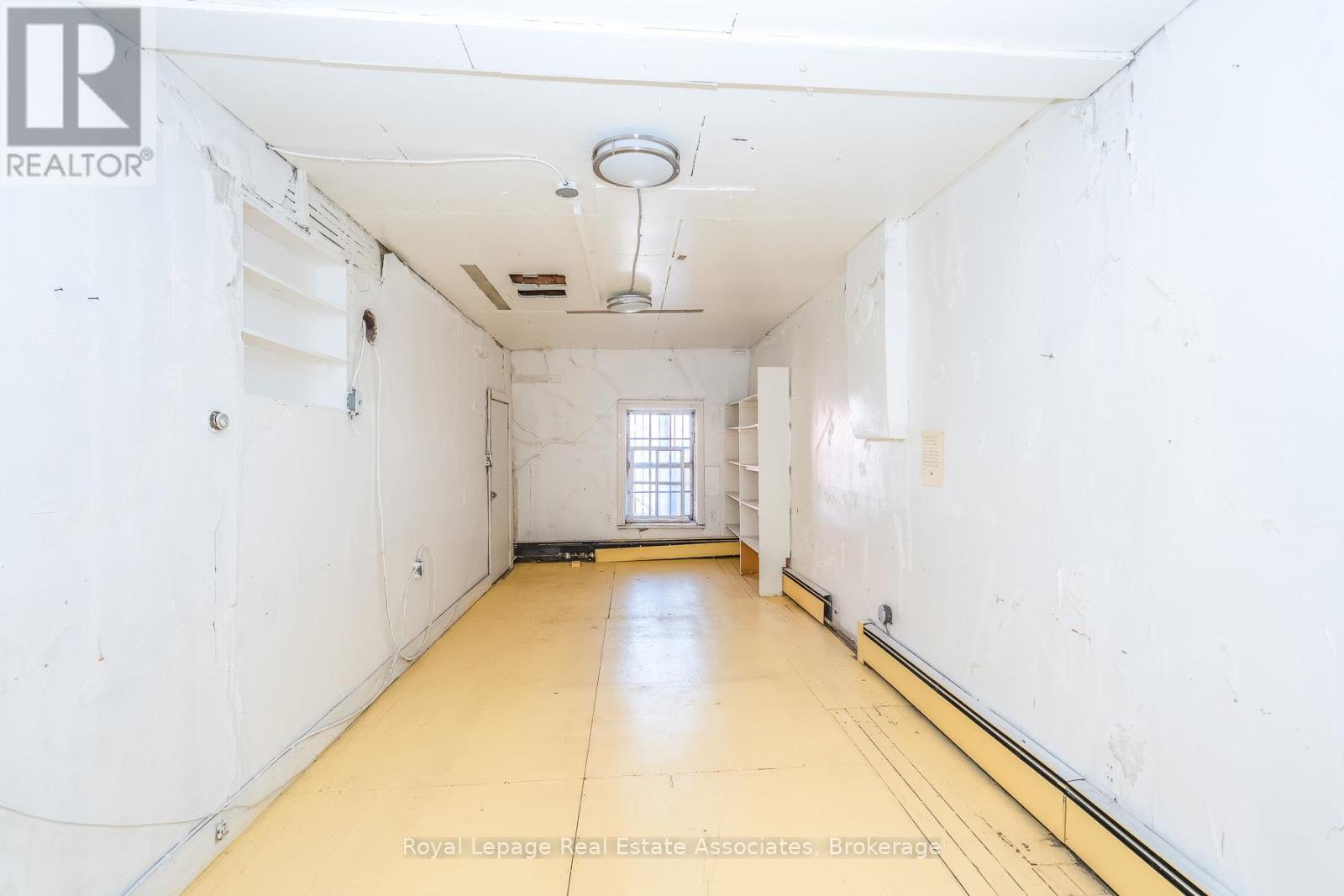 133 Dunlop Street E Property Photo 5