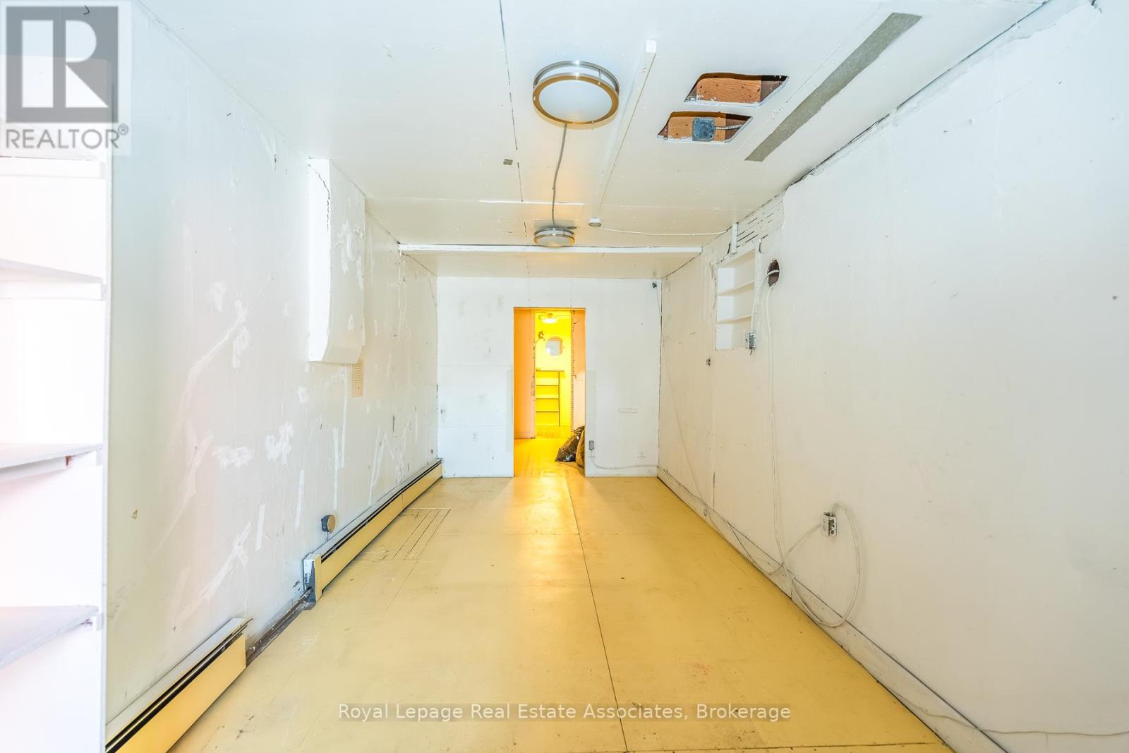 133 Dunlop Street E Property Photo 6