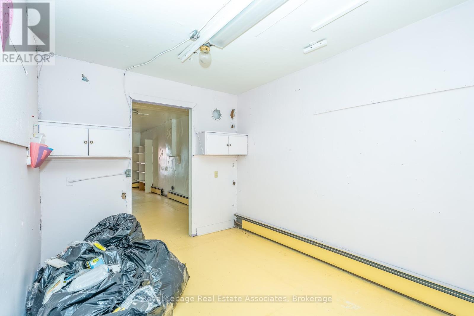 133 Dunlop Street E Property Photo 9