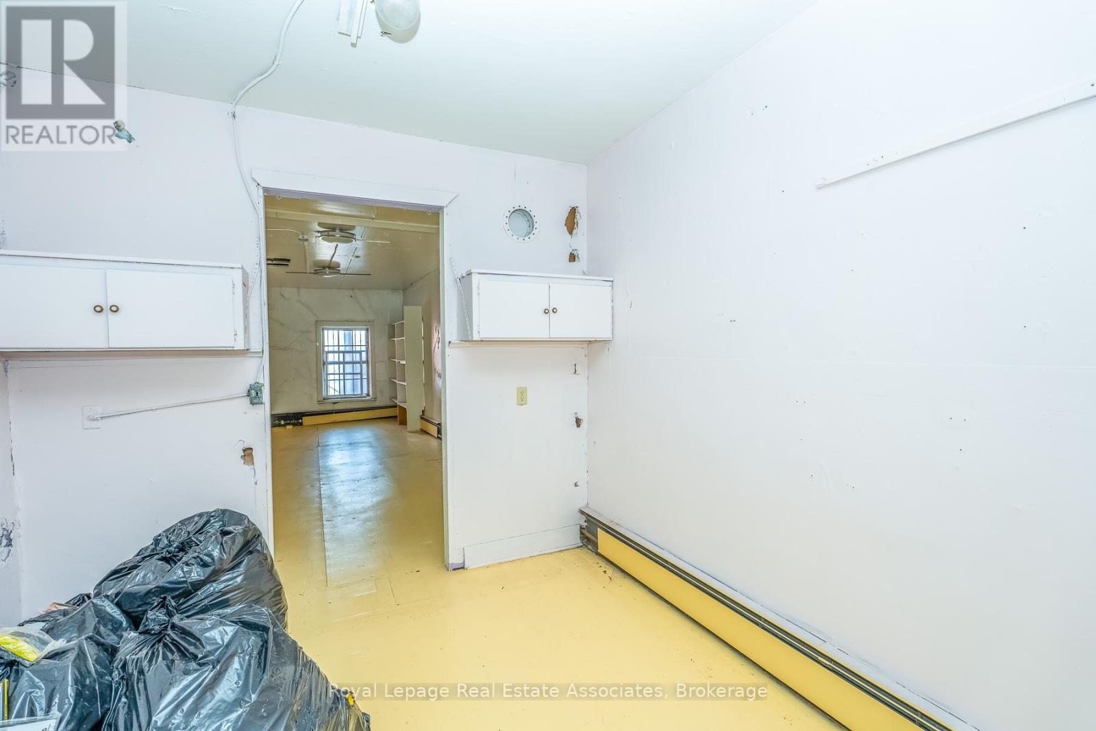 133 Dunlop Street E Property Photo 10