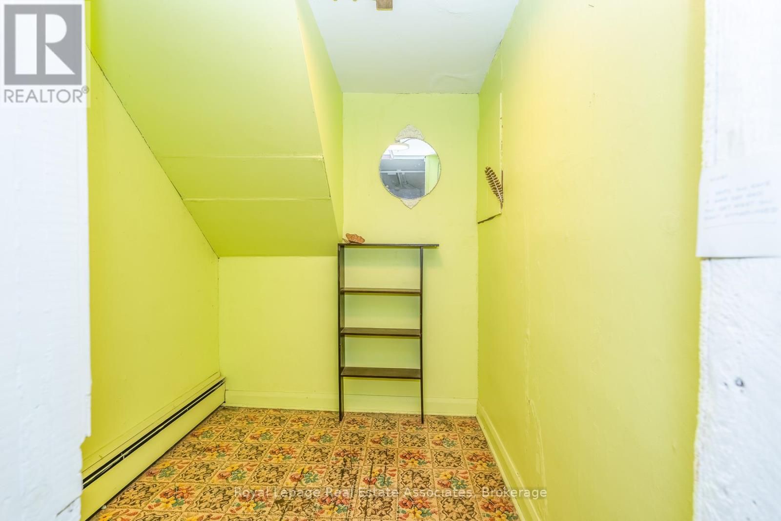 133 Dunlop Street E Property Photo 13