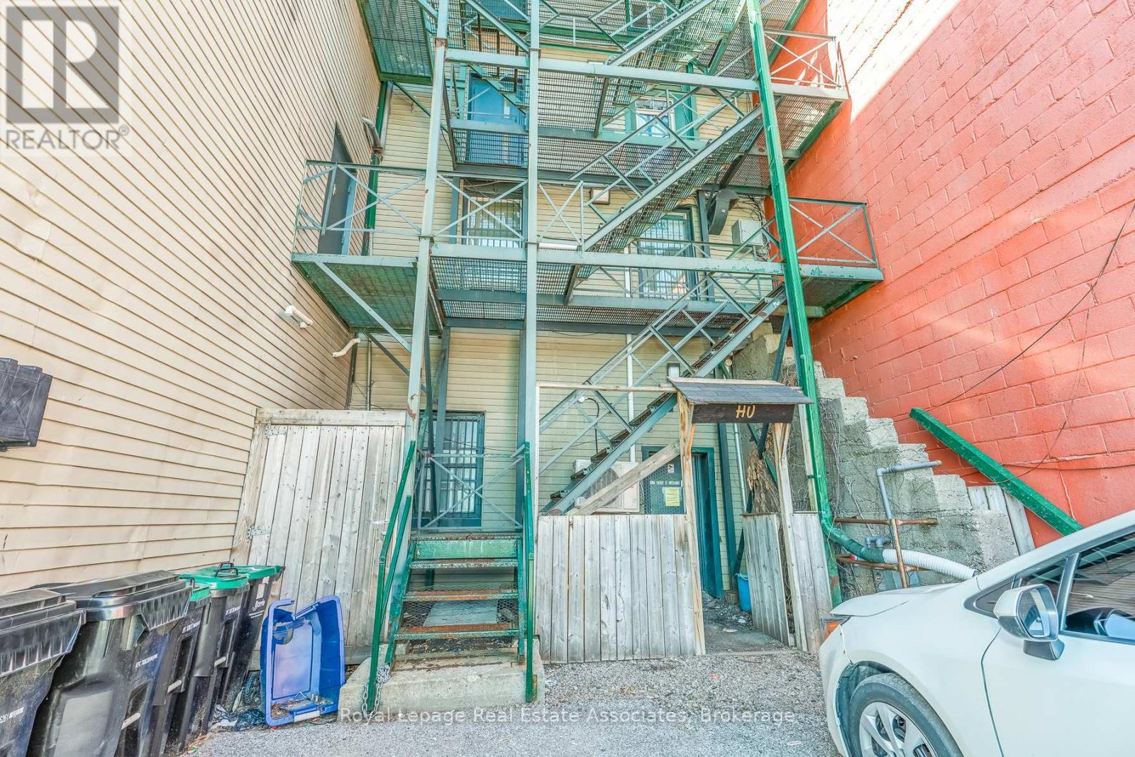 133 Dunlop Street E Property Photo 18