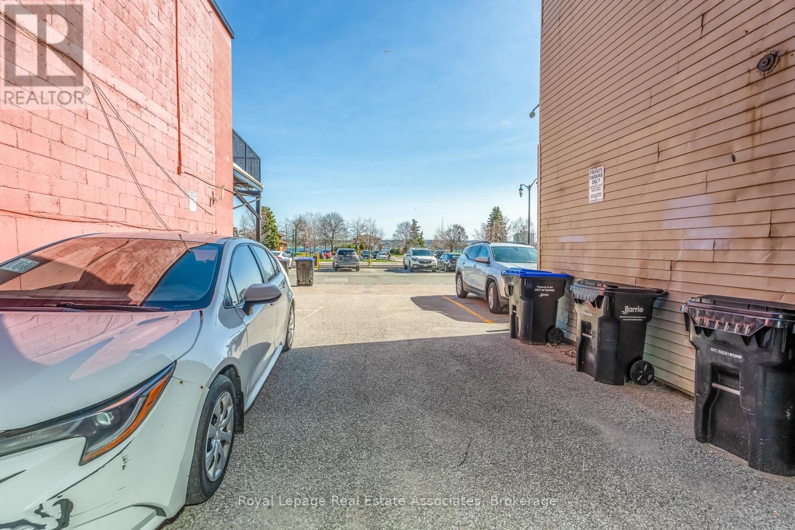 133 Dunlop Street E Property Photo 22