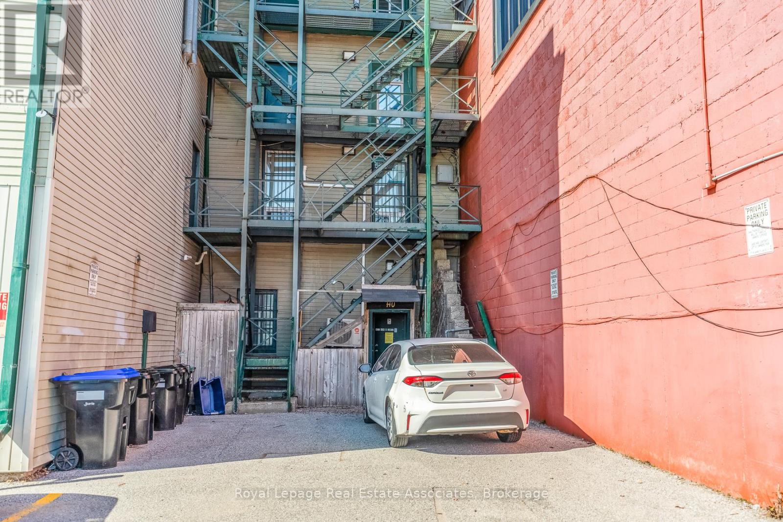 133 Dunlop Street E Property Photo 25