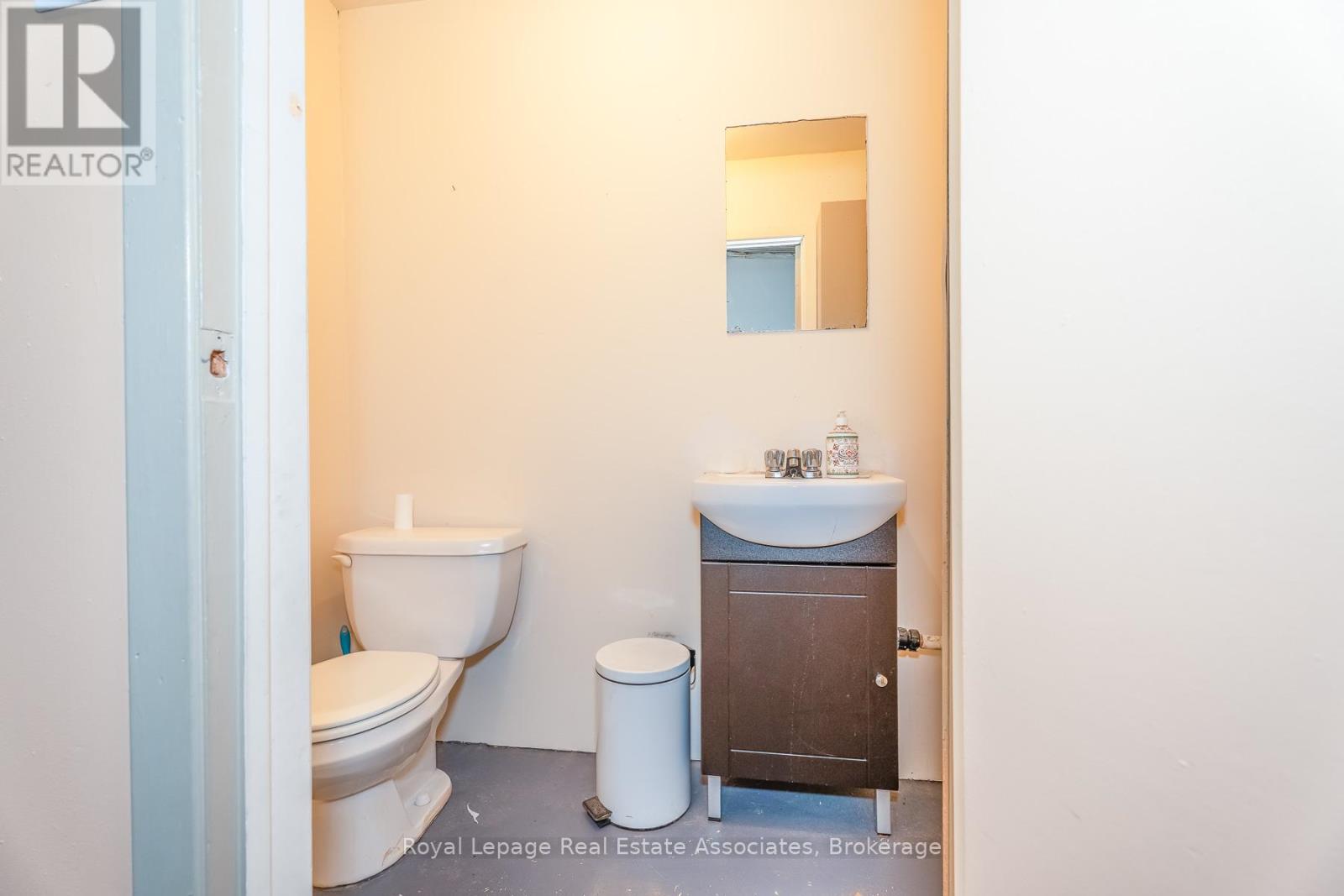 133 Dunlop Street E Property Photo 29