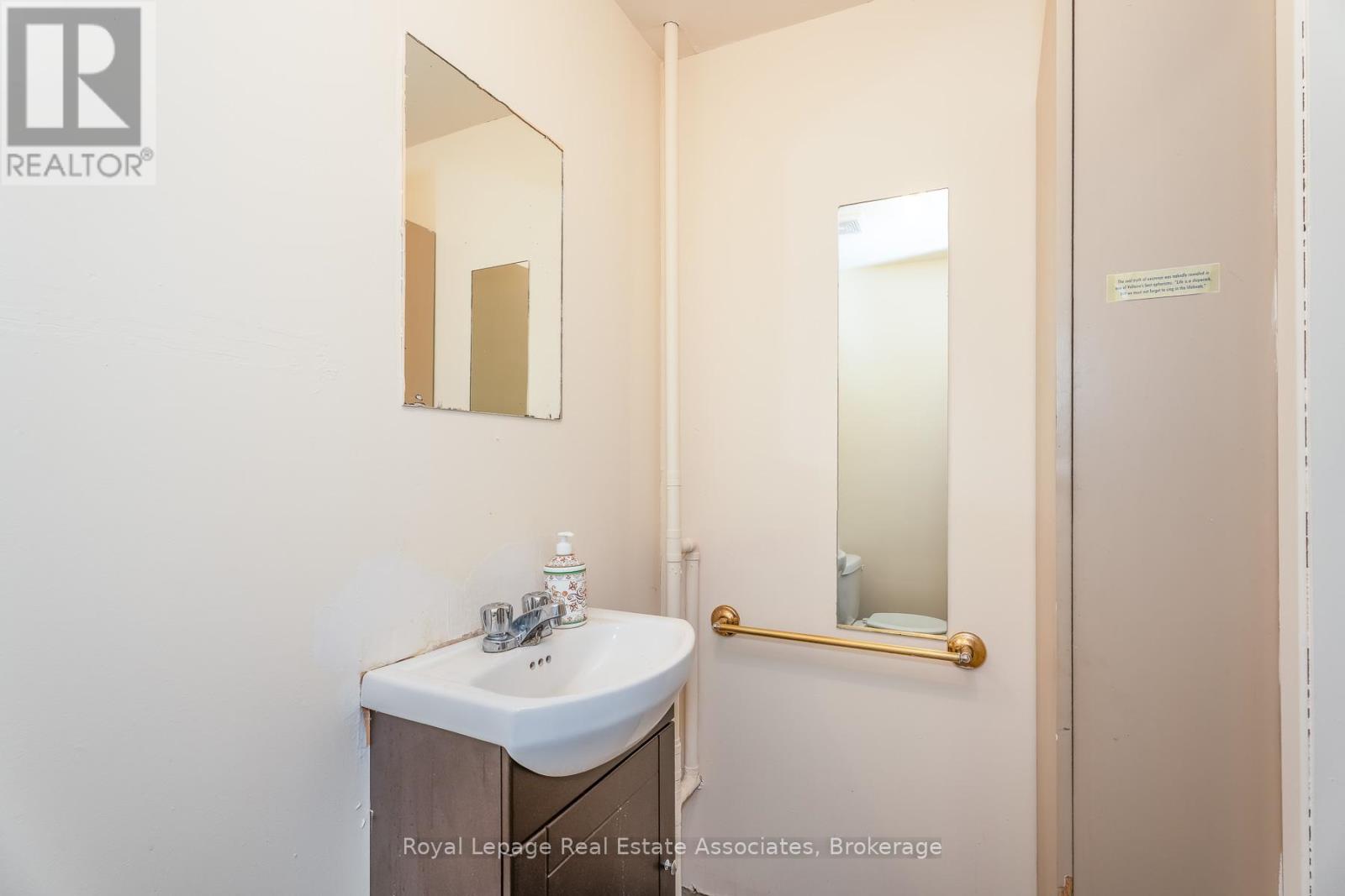 133 Dunlop Street E Property Photo 30