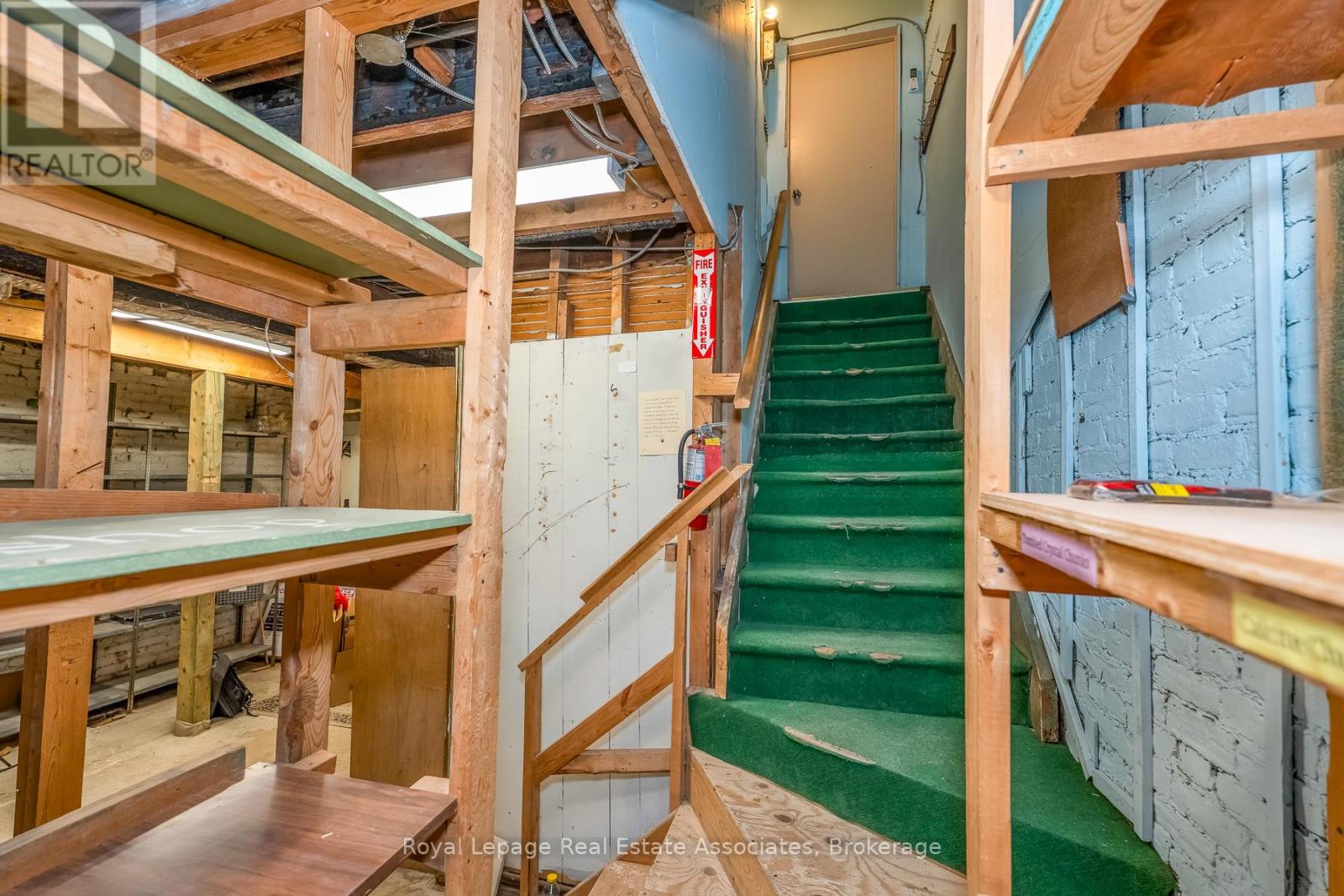 133 Dunlop Street E Property Photo 34