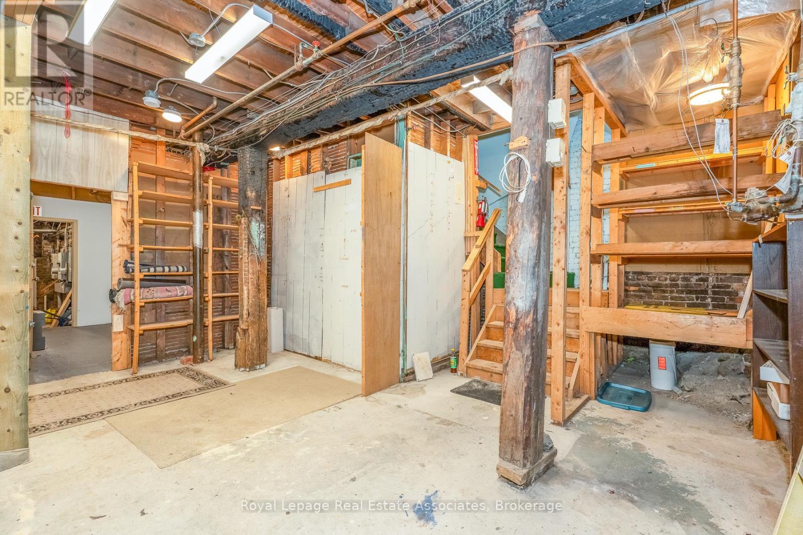 133 Dunlop Street E Property Photo 39