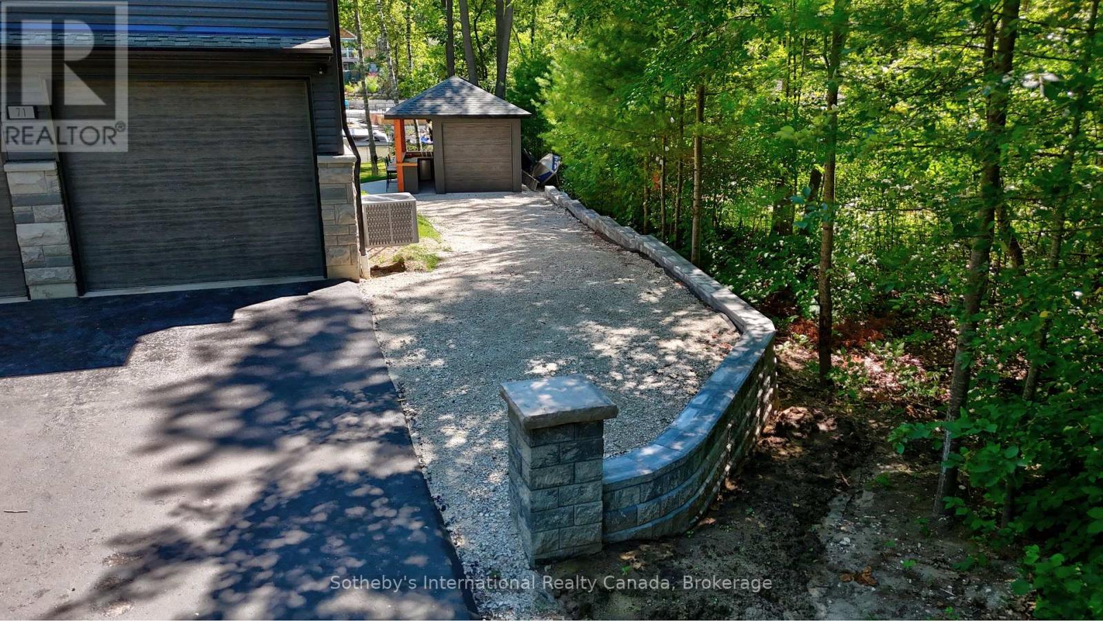 71 Oak Lea Boulevard Property Photo 6