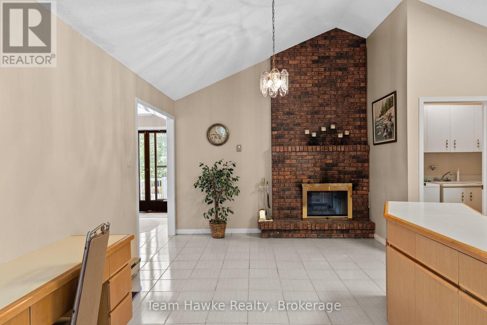 2253 Tiny Beaches Road S Property Photo 6