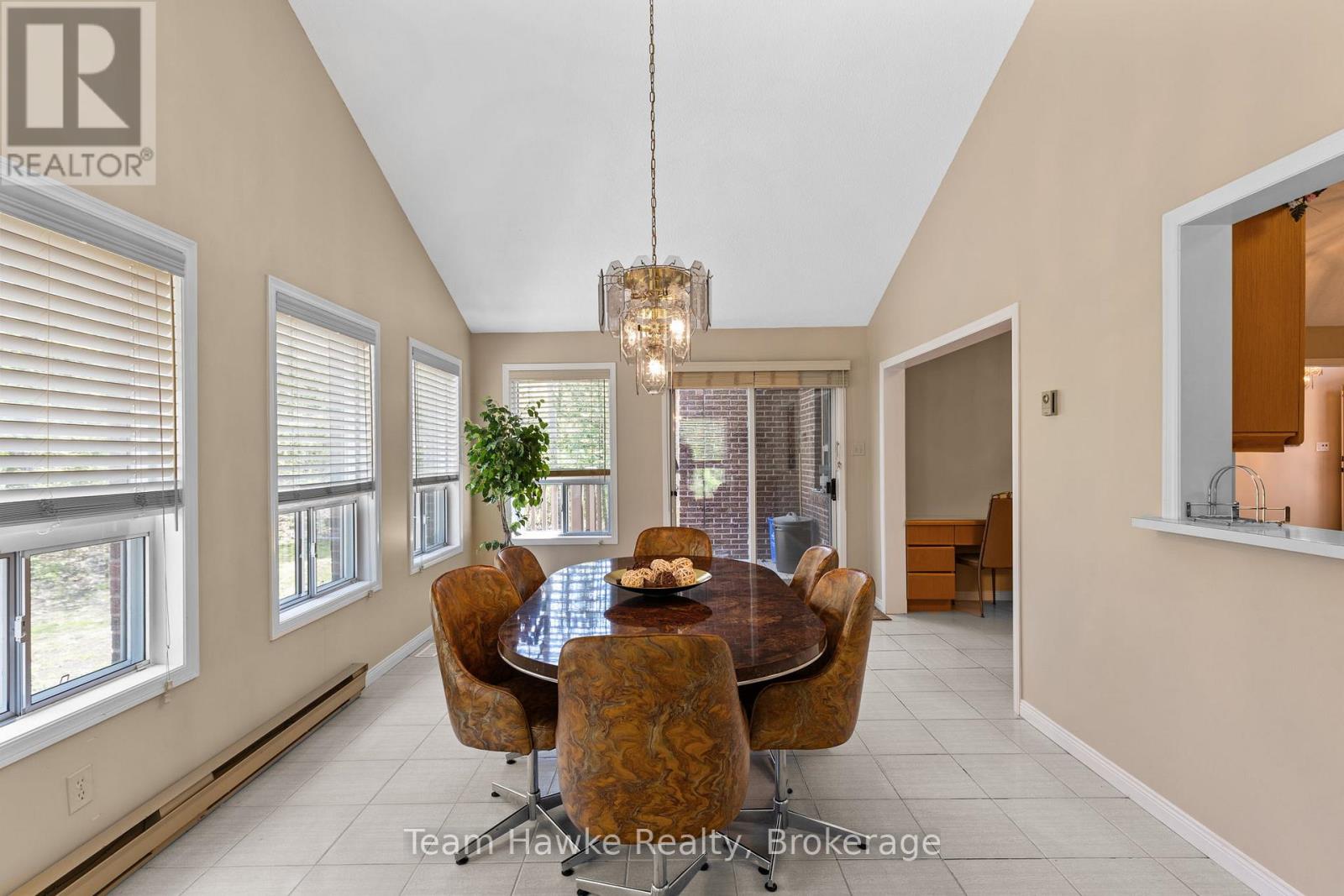 2253 Tiny Beaches Road S Property Photo 10