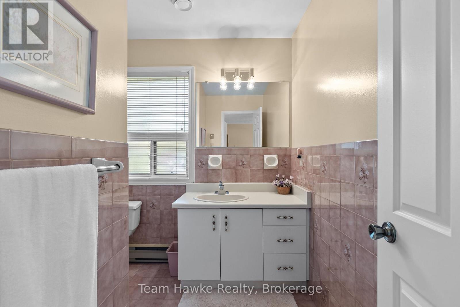 2253 Tiny Beaches Road S Property Photo 17