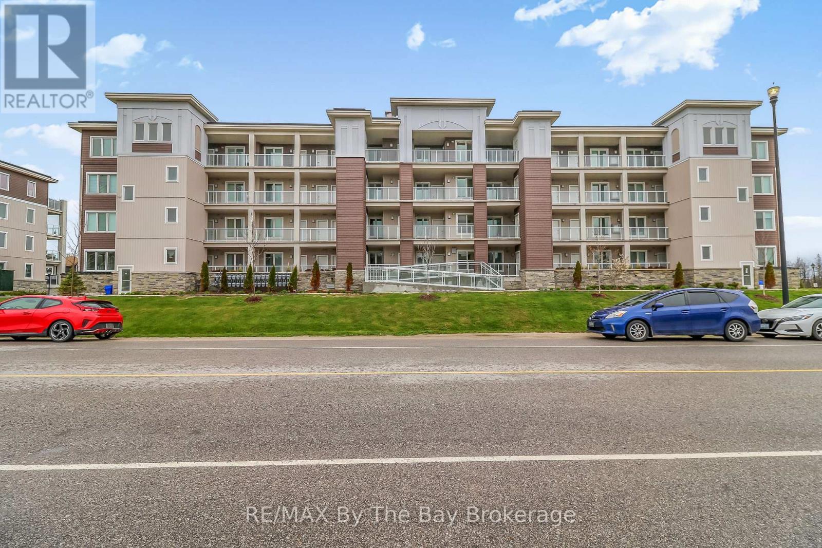 311 - 5 Spooner Crescent Property Photo 1