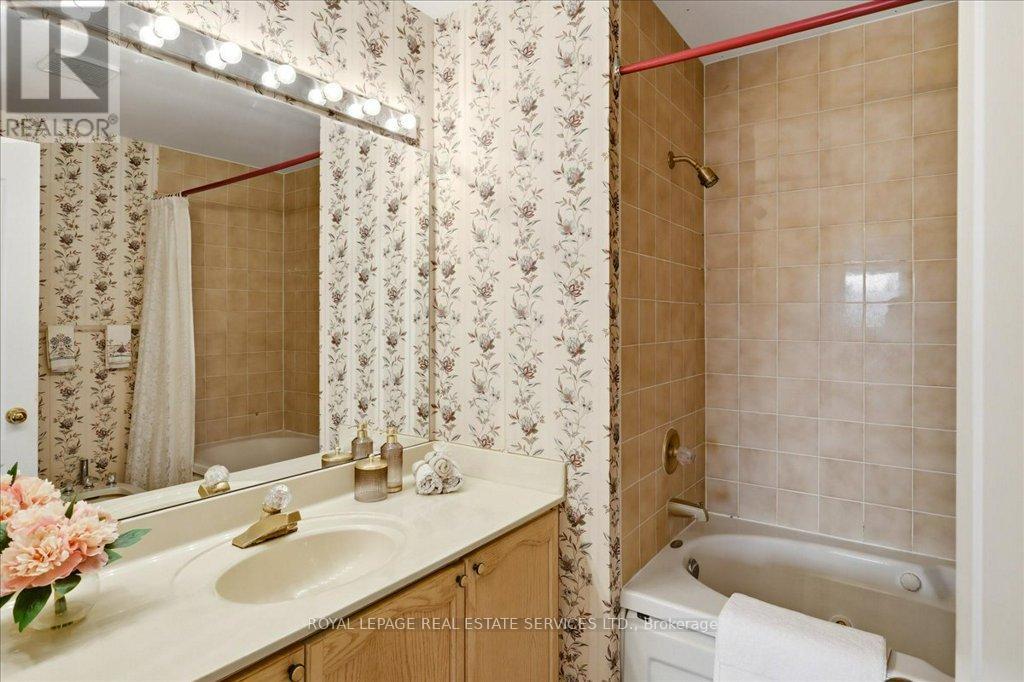 4 - 30 Laguna Parkway Property Photo 34