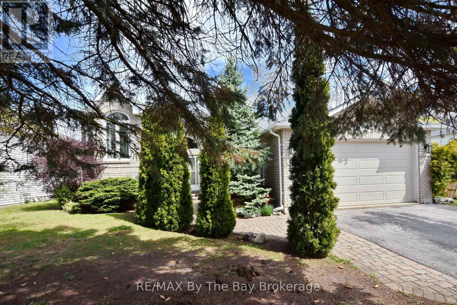 17 Acorn Crescent Property Photo 3