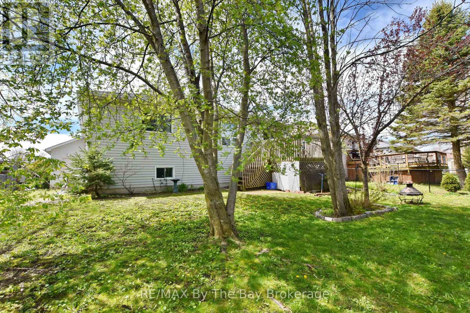 17 Acorn Crescent Property Photo 8