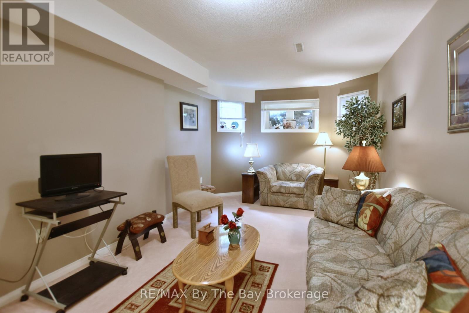 17 Acorn Crescent Property Photo 29