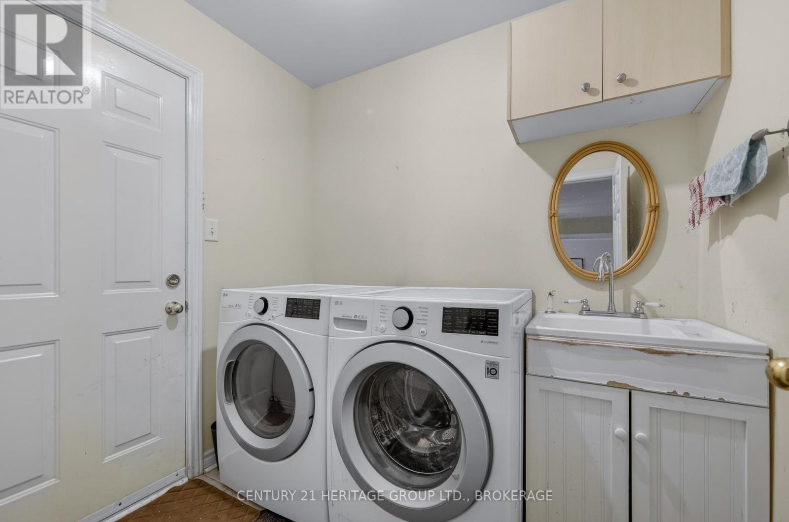 30 Lang Drive Property Photo 8