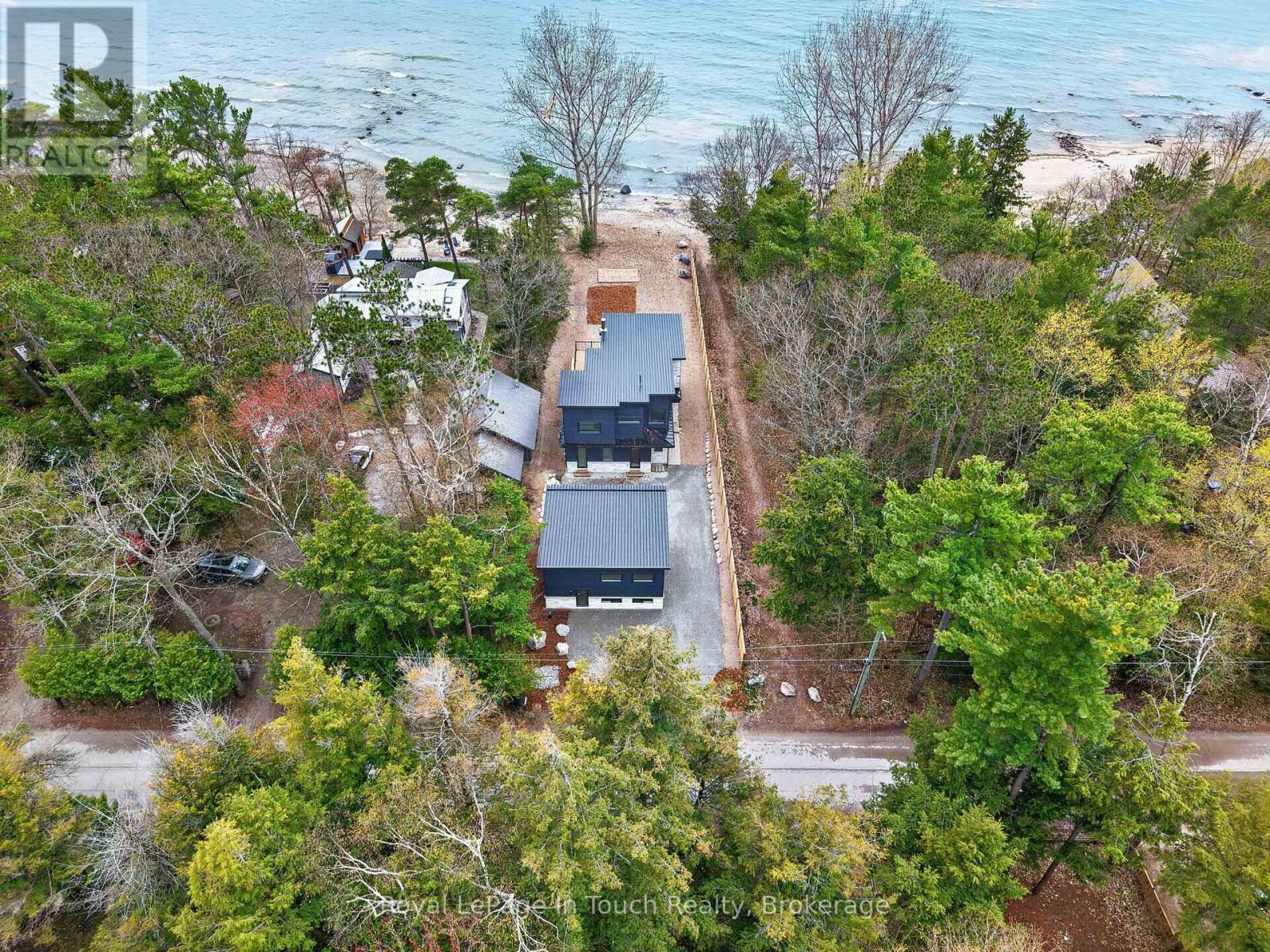 160 Tiny Beaches Road N Property Photo 2