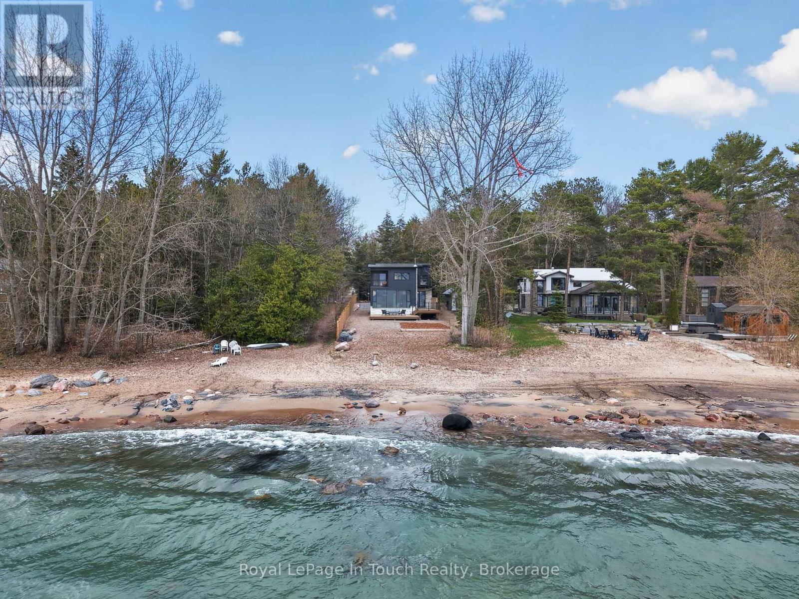 160 Tiny Beaches Road N Property Photo 3