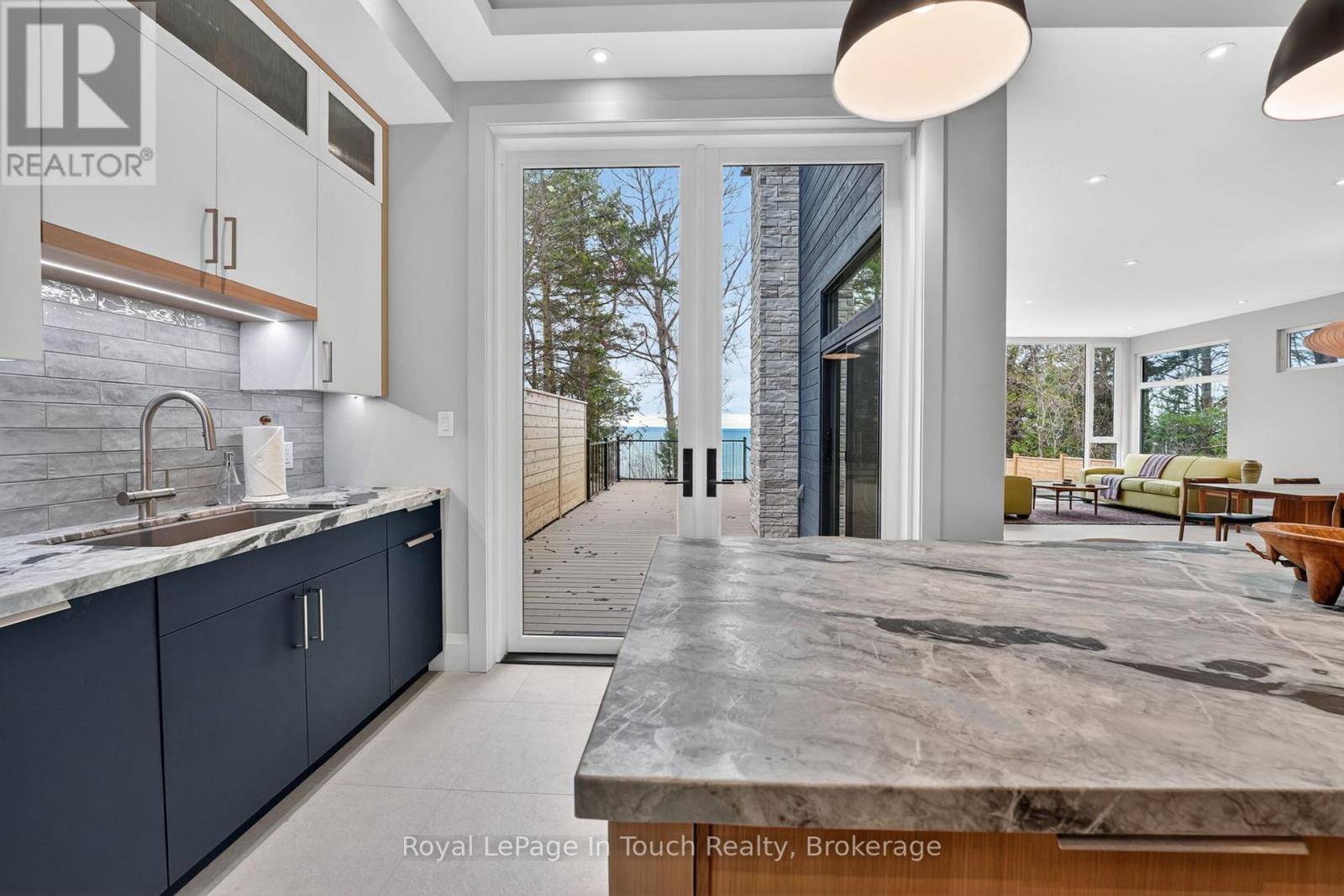 160 Tiny Beaches Road N Property Photo 11