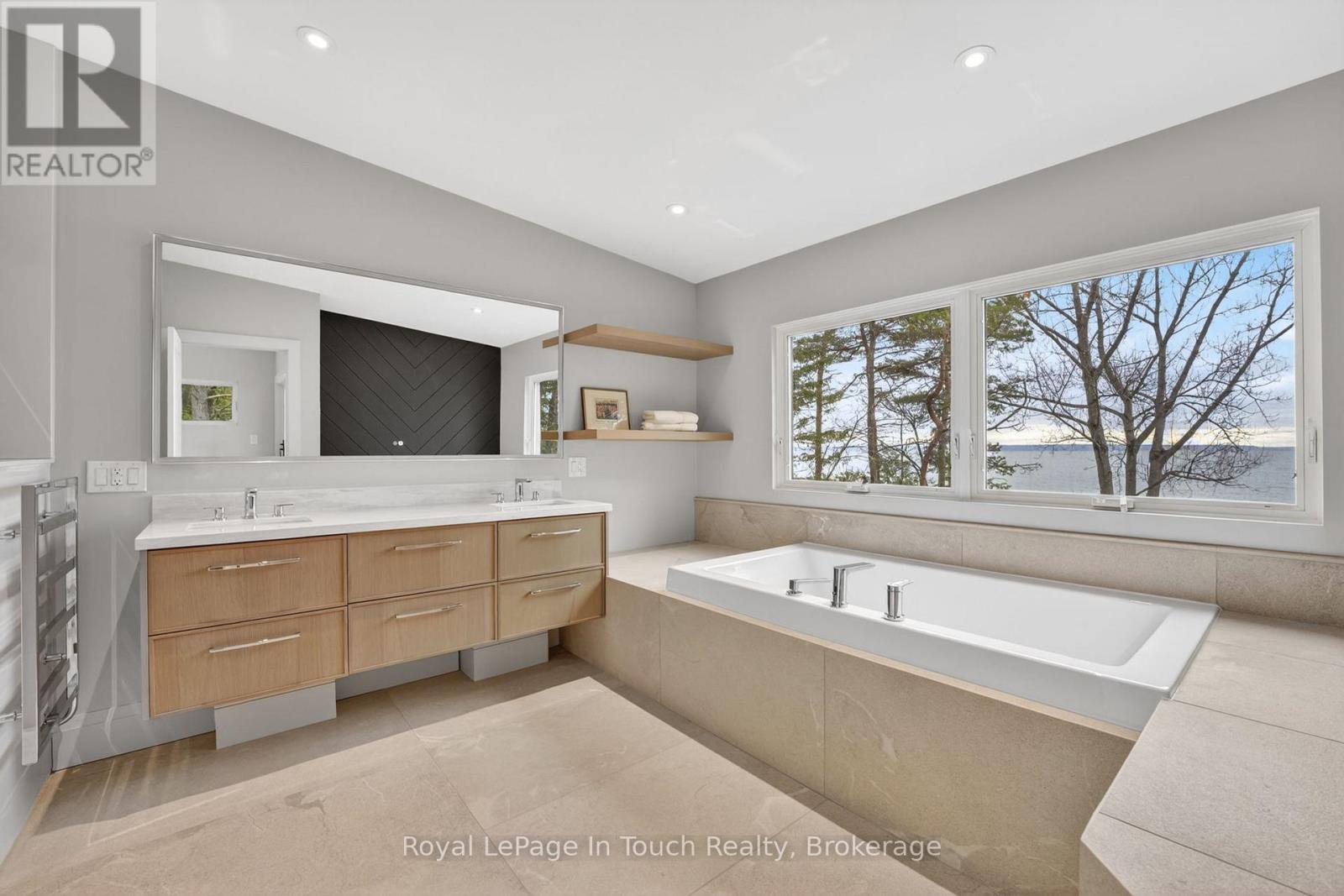 160 Tiny Beaches Road N Property Photo 24