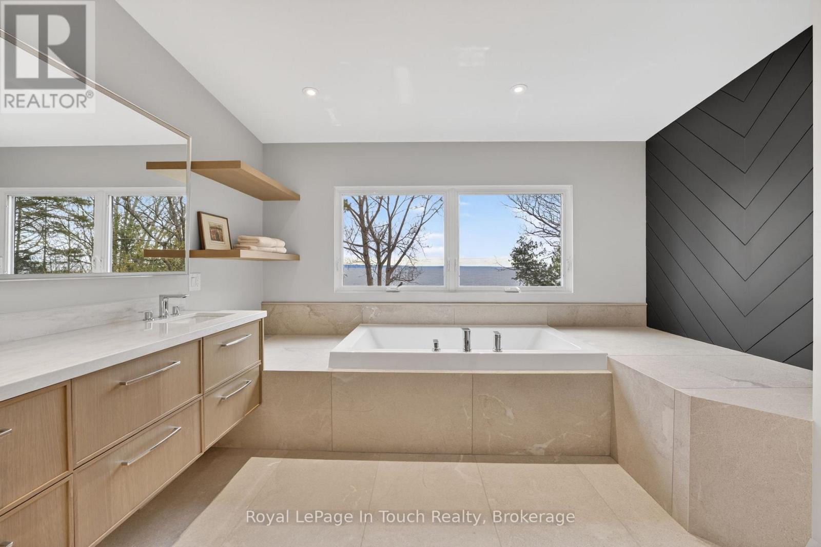 160 Tiny Beaches Road N Property Photo 25
