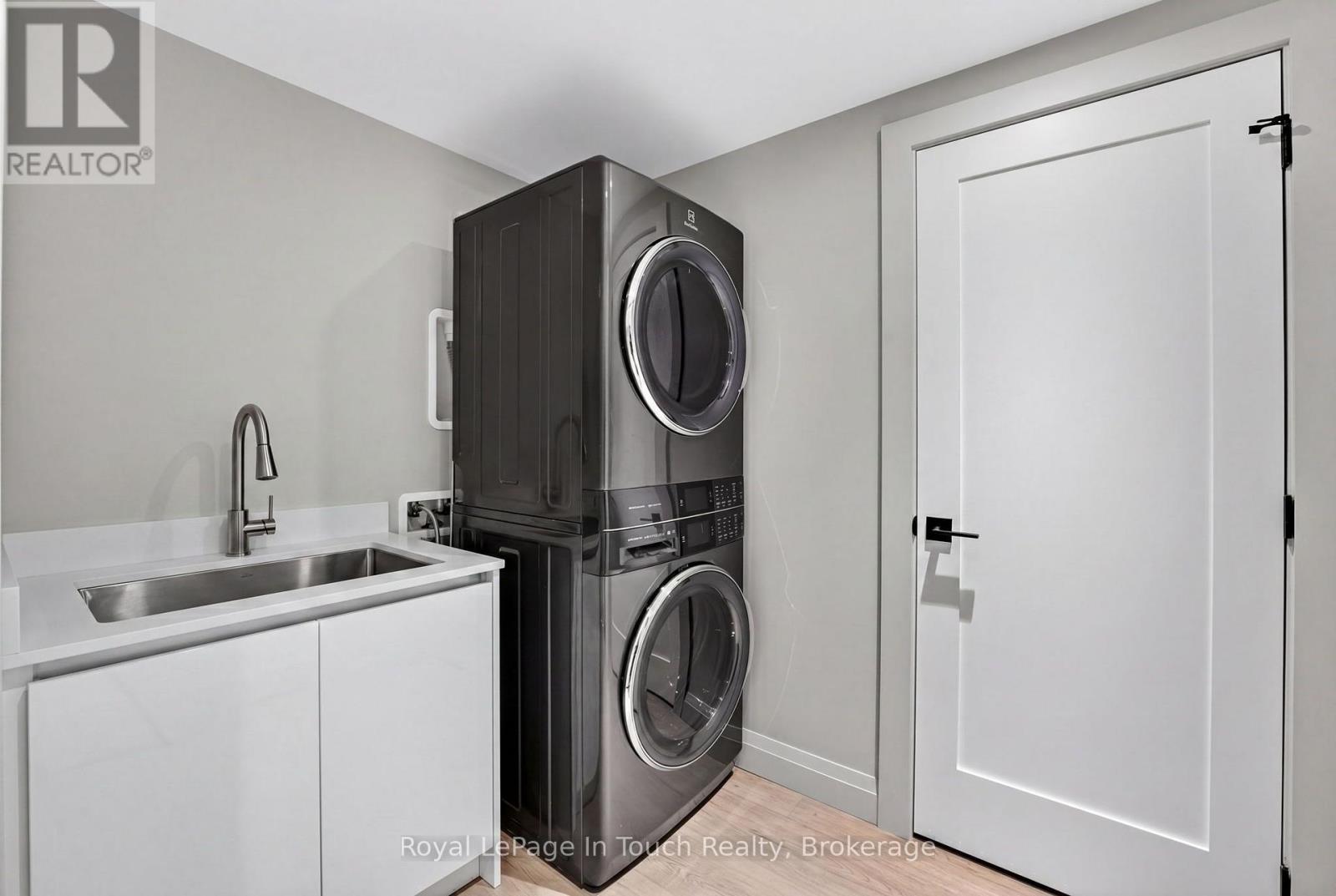 160 Tiny Beaches Road N Property Photo 37