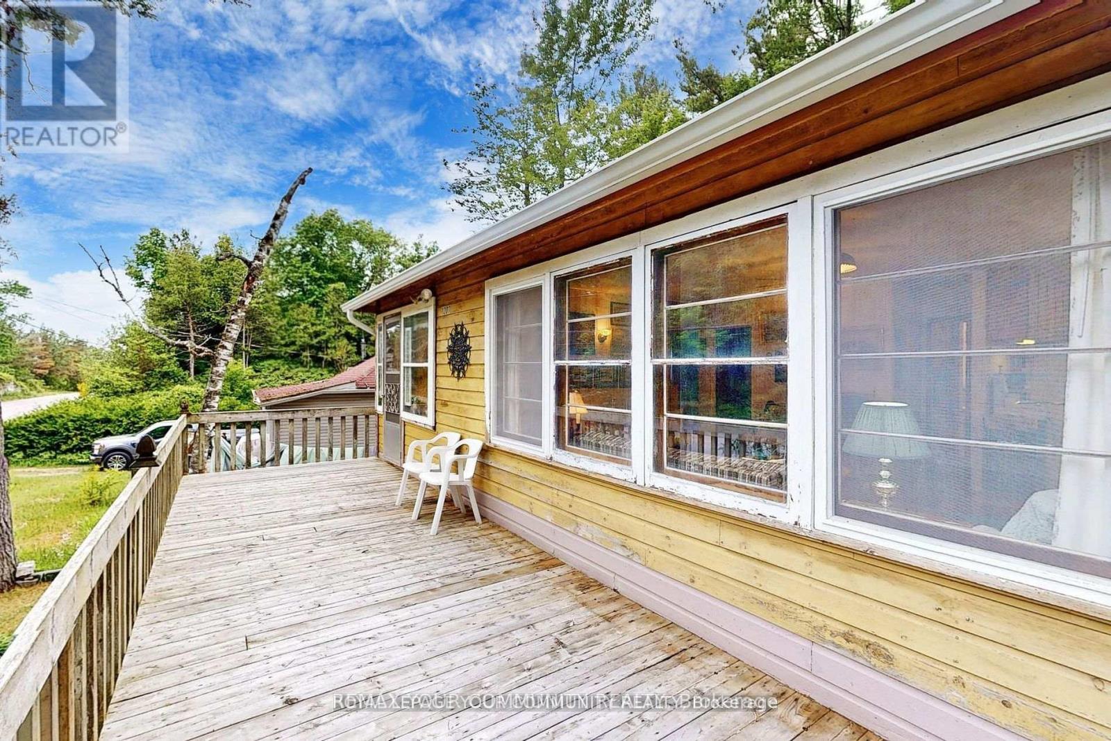 1207 Tiny Beaches Road S Property Photo 4
