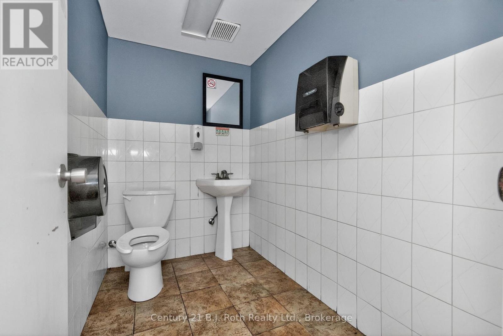 3 - 338 Park Street Property Photo 12