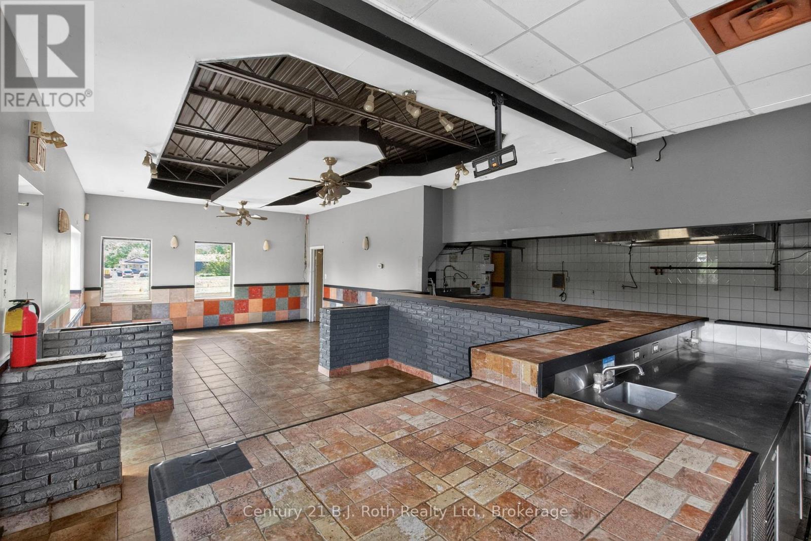 3 - 338 Park Street Property Photo 18