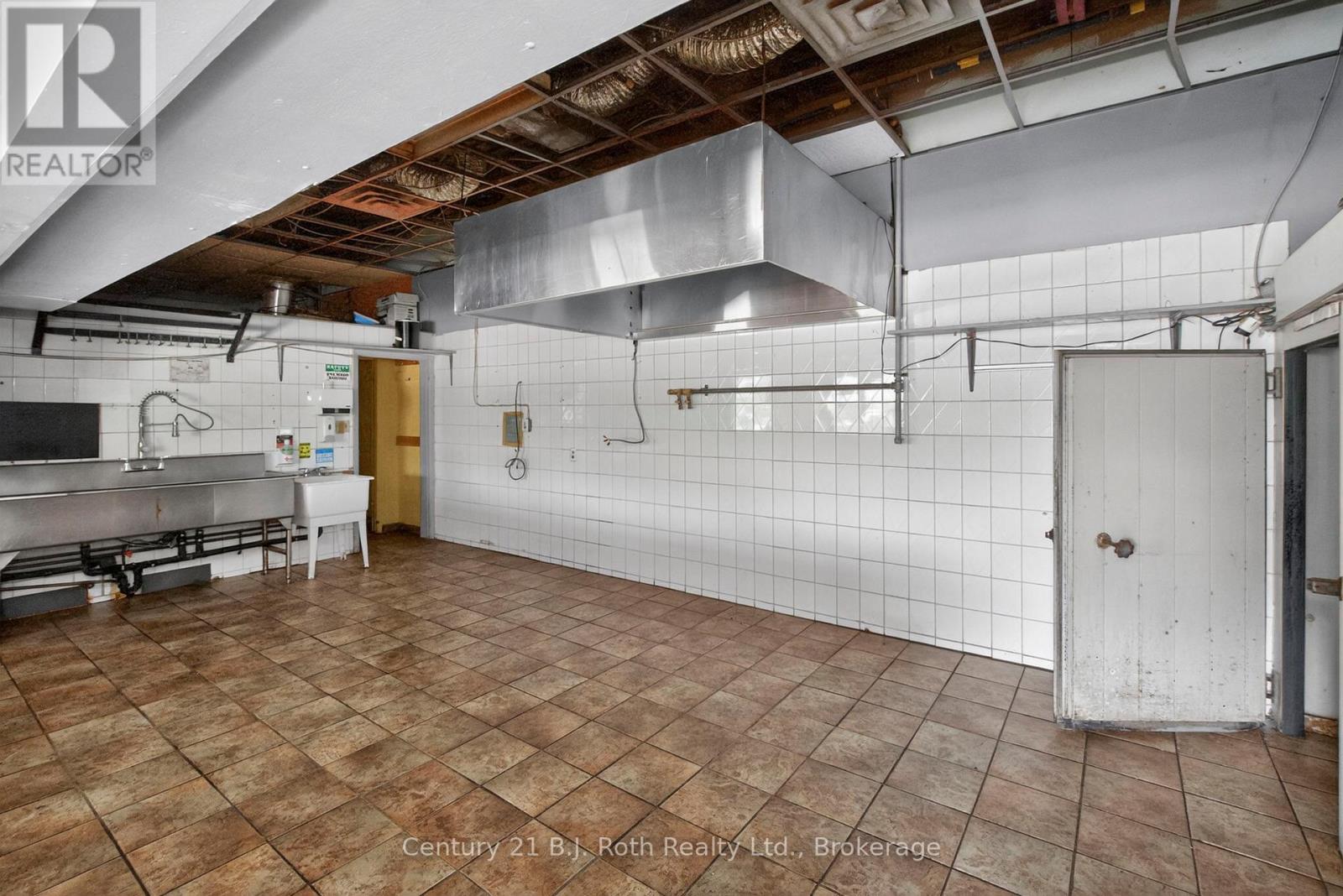 3 - 338 Park Street Property Photo 22