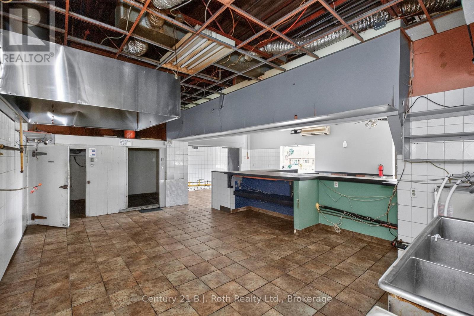 3 - 338 Park Street Property Photo 25