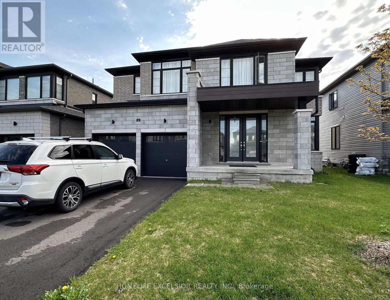 16 ROSANNE CIRC Property Photo 1