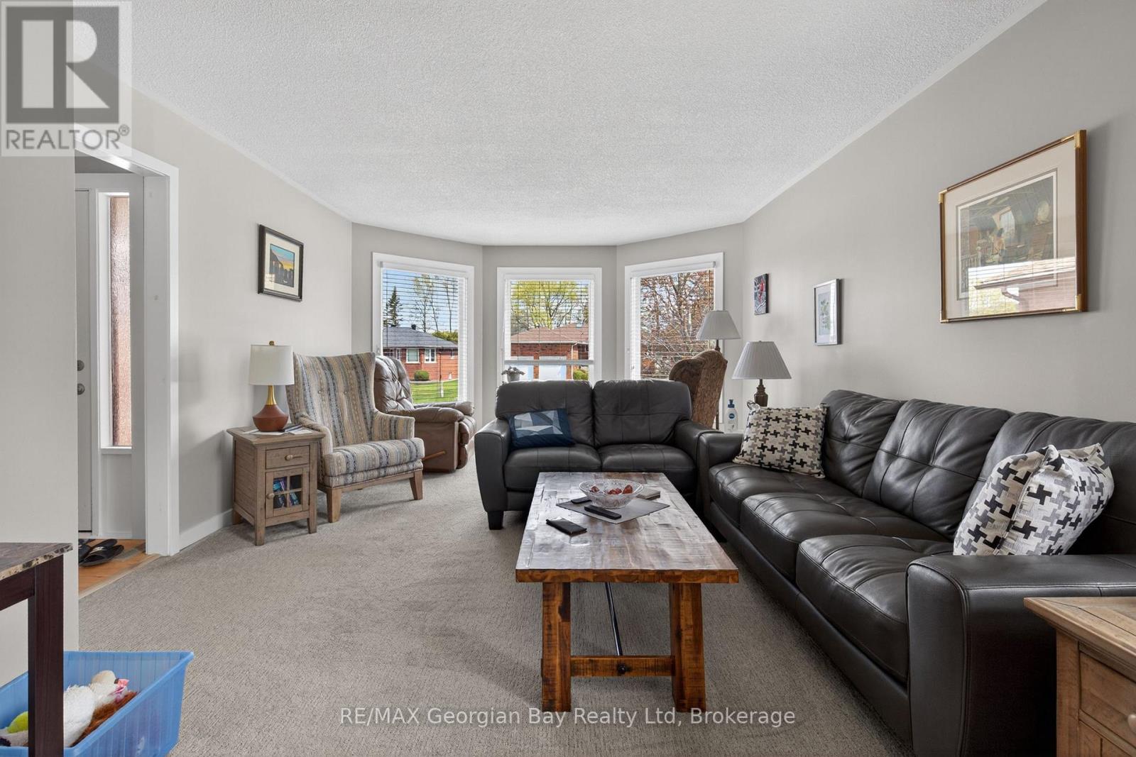 100 Peel Street Property Photo 7