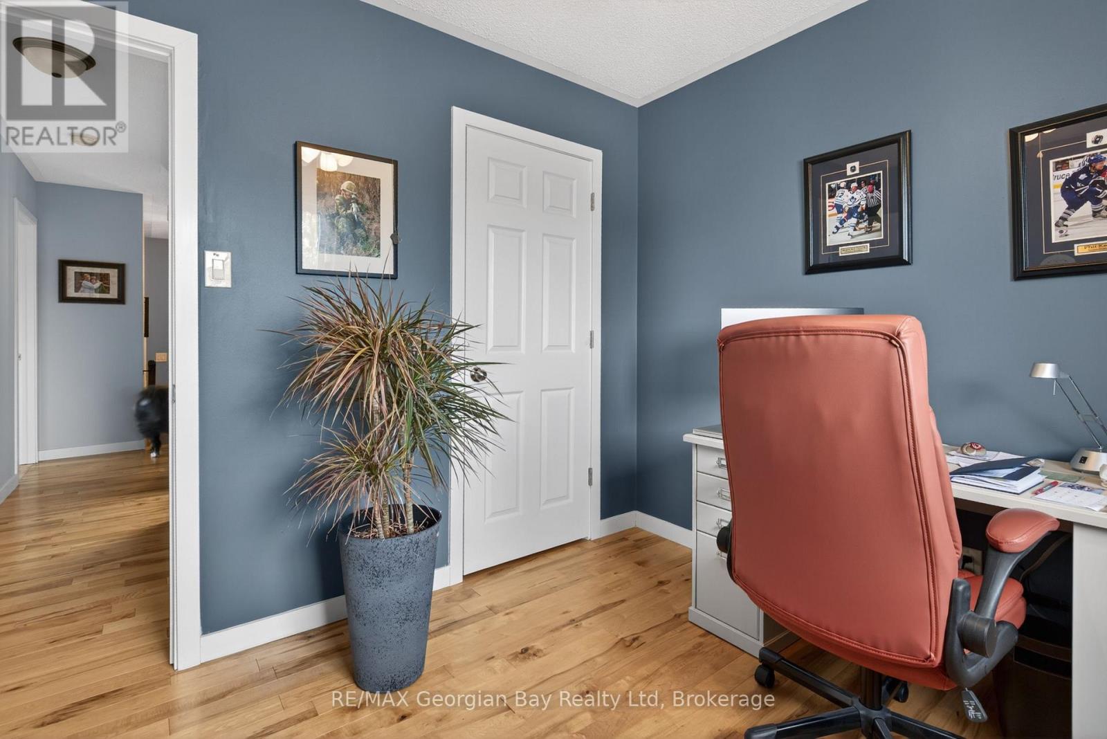 100 Peel Street Property Photo 19
