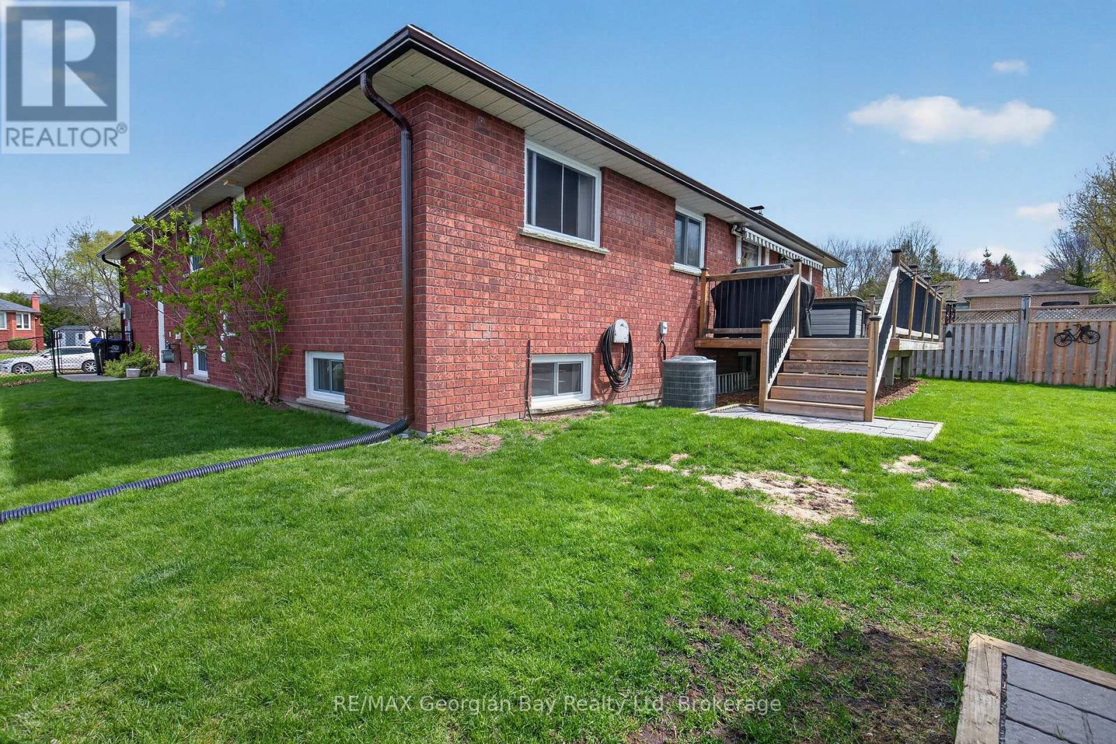100 Peel Street Property Photo 36