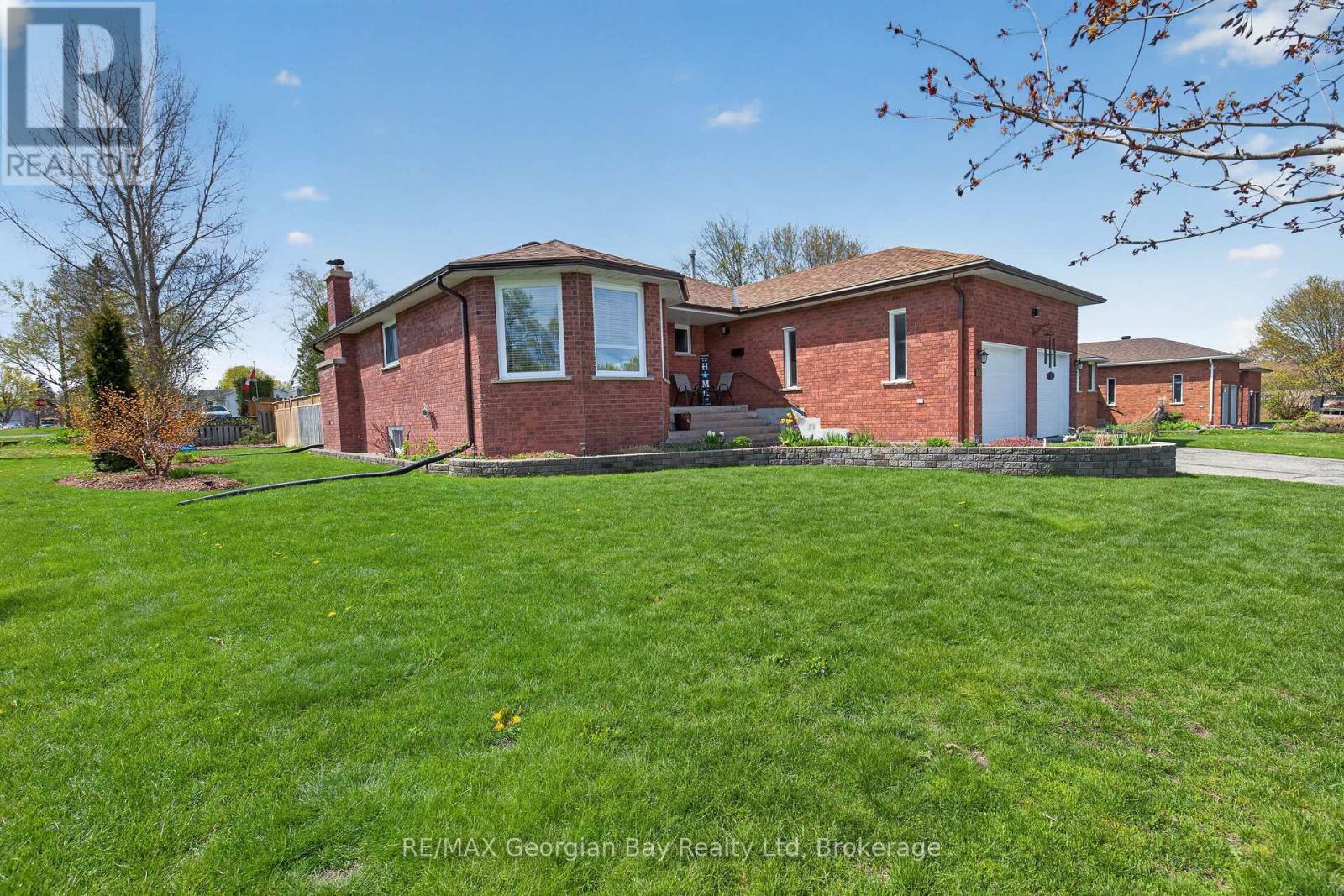 100 Peel Street Property Photo 37