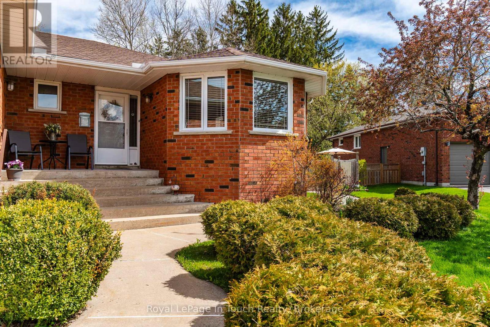 101 Peel Street Property Photo 3