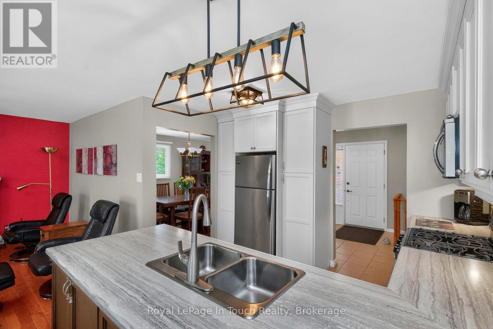 101 Peel Street Property Photo 18
