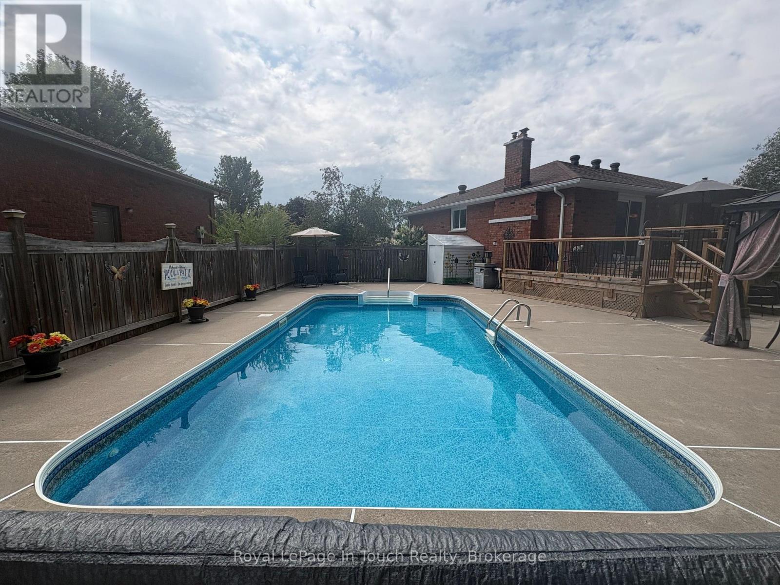 101 Peel Street Property Photo 42