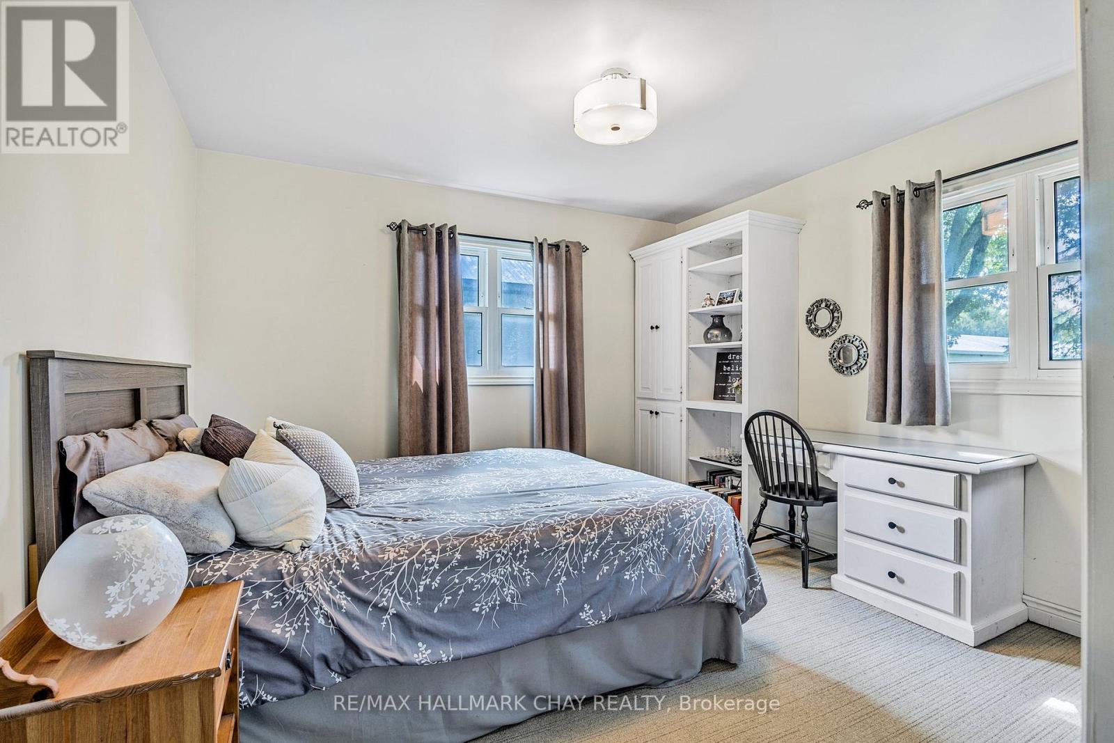 1398 Old Second Road N Property Photo 15