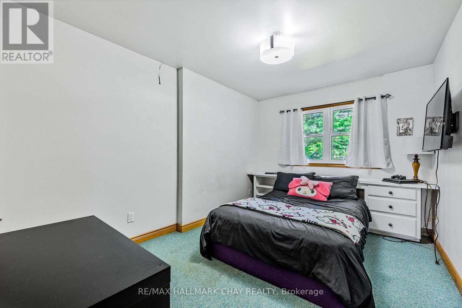 1398 Old Second Road N Property Photo 16