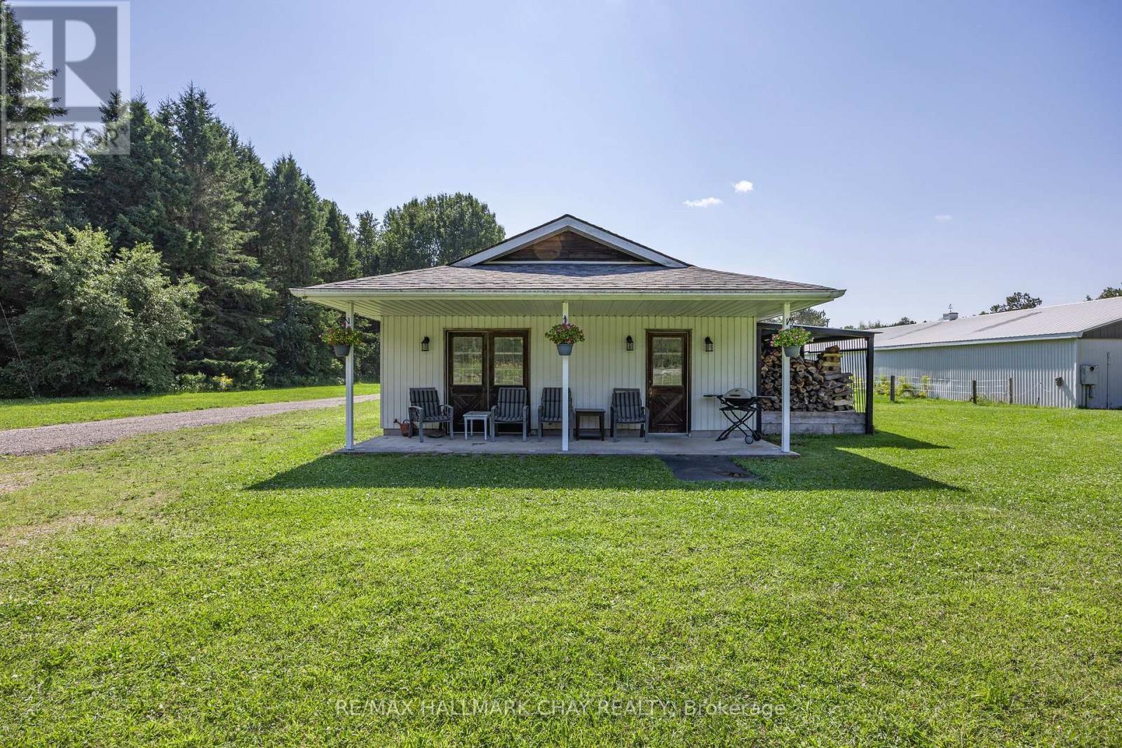1398 Old Second Road N Property Photo 20