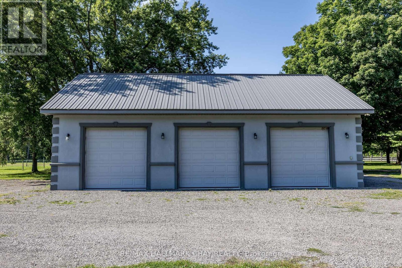 1398 Old Second Road N Property Photo 23