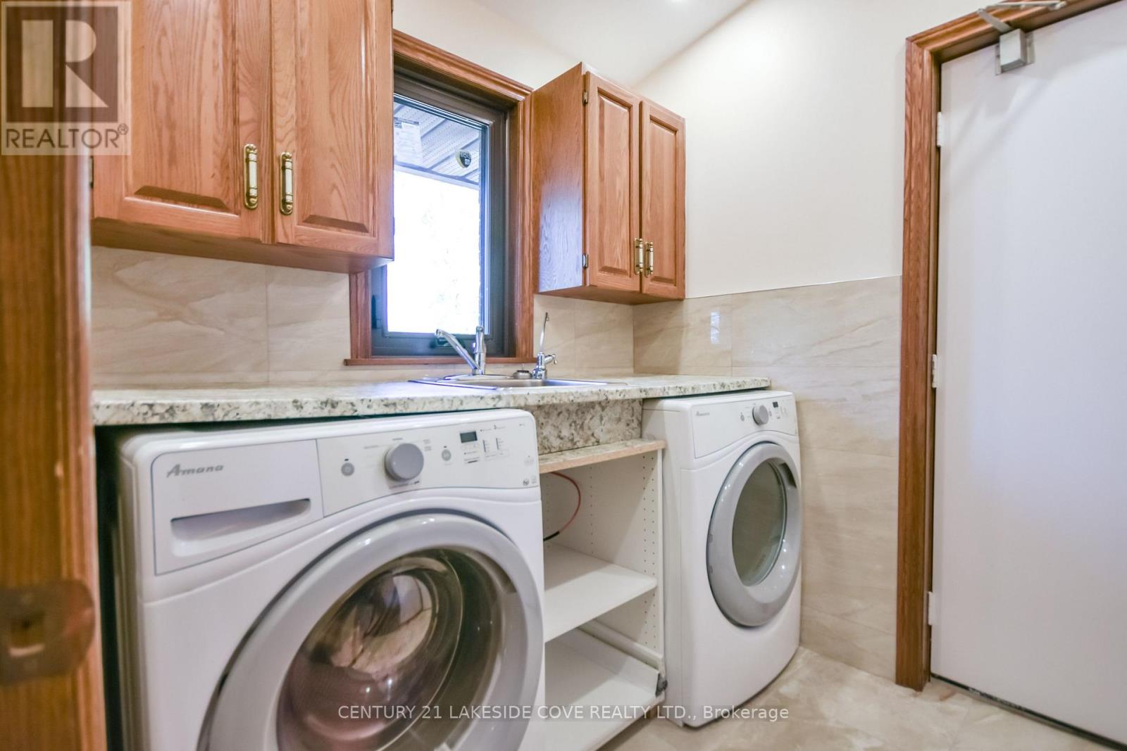 16 Thicketwood Place Property Photo 22